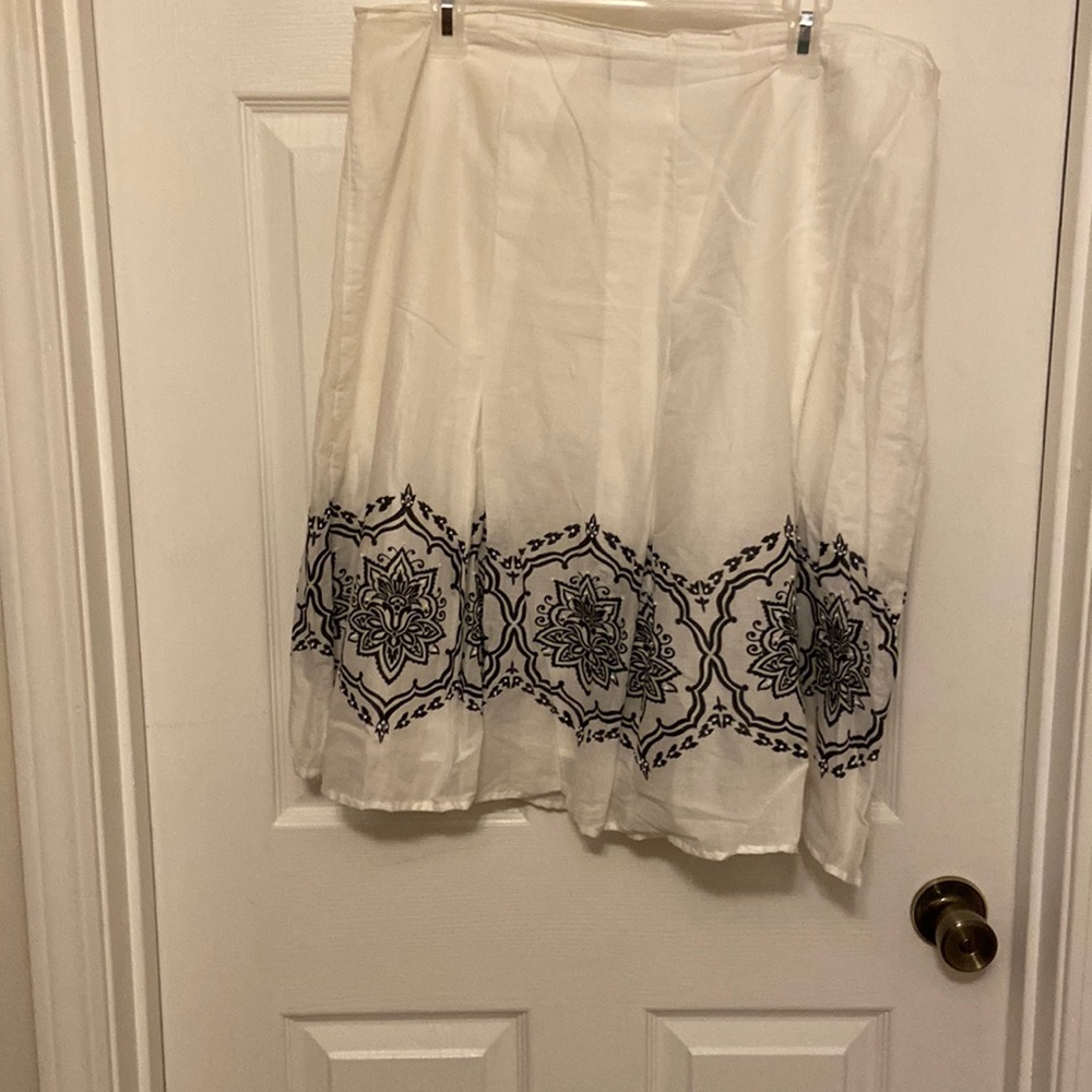 Attention brand Womens skirt